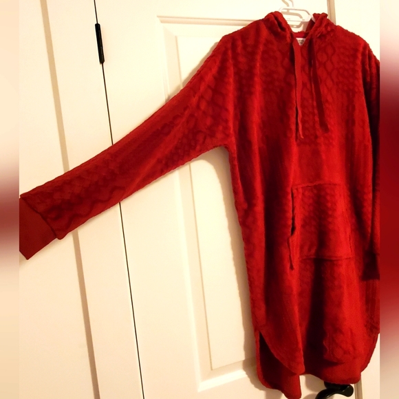 🌟3 for $25- Denver hayes hooded plush sleepwear - Picture 2 of 6